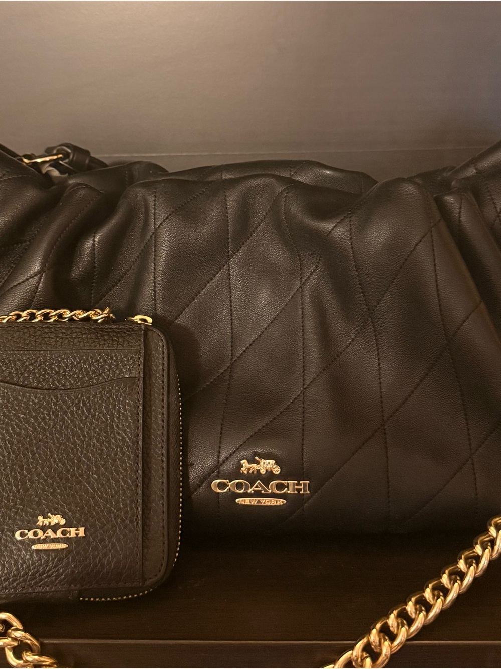 Large Coach Black Quilted Leather Shoulder Bag with Gold Chain and Coin Pouch - Picture 4 of 9
